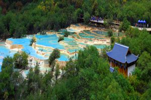 厦门国旅四川团【7月玩美藏羌】+熊猫乐园+九寨沟6日国旅电话