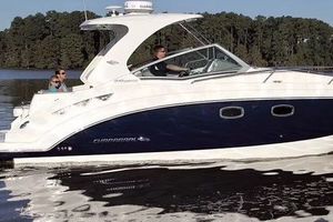 厦门游艇旅游【10人美国进口33尺运动版豪华游艇赠送水果】