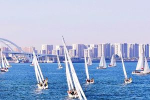 厦门帆船体验-厦门五缘湾帆船踏浪出海旅游-亲子帆船体验